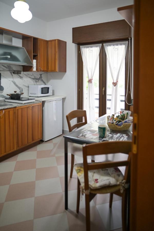 B&B Apartment 1970 لاوريا إنفيريوري المظهر الخارجي الصورة